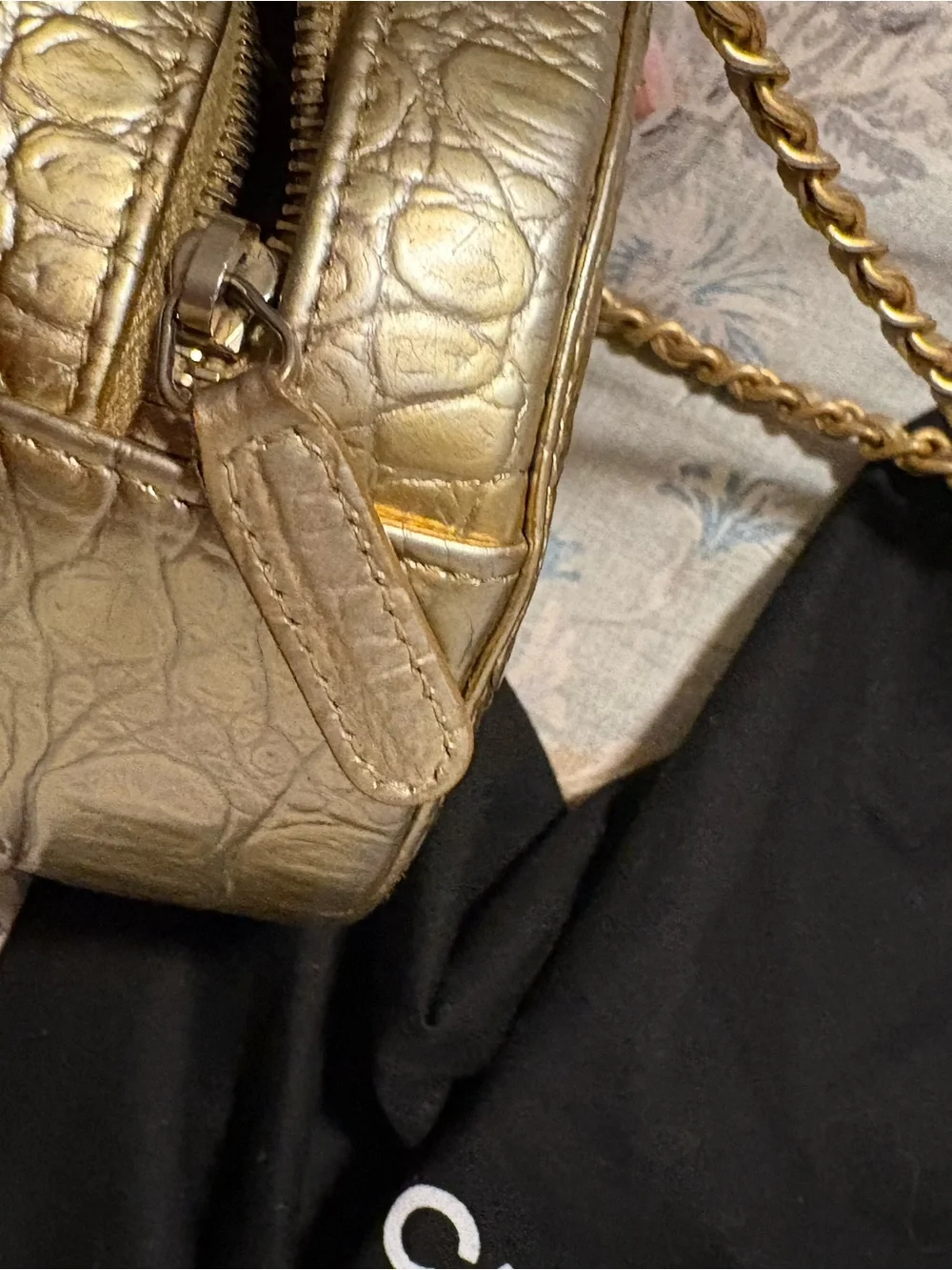 CHANEL Gold Croc-Embossed Round Leather crossbody bag